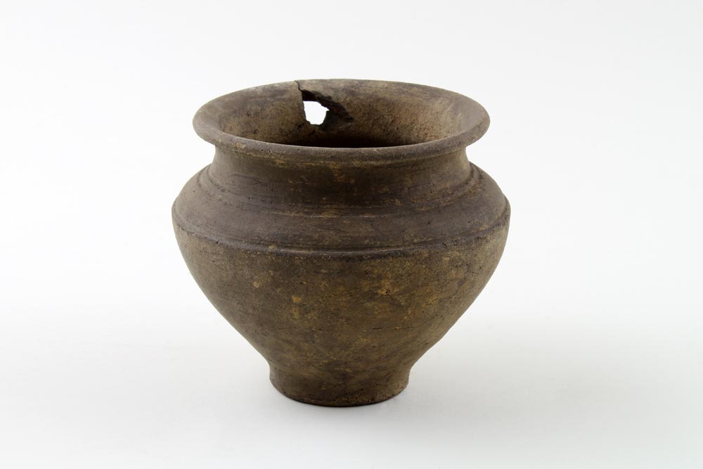 Grey ware jar, 1905