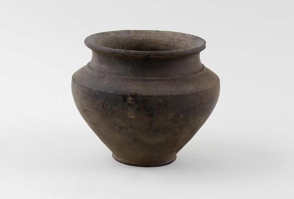 Grey ware jar, 1905