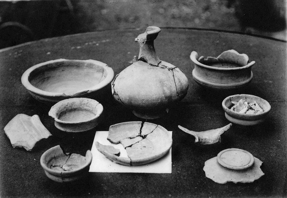 Excavation urns 1903